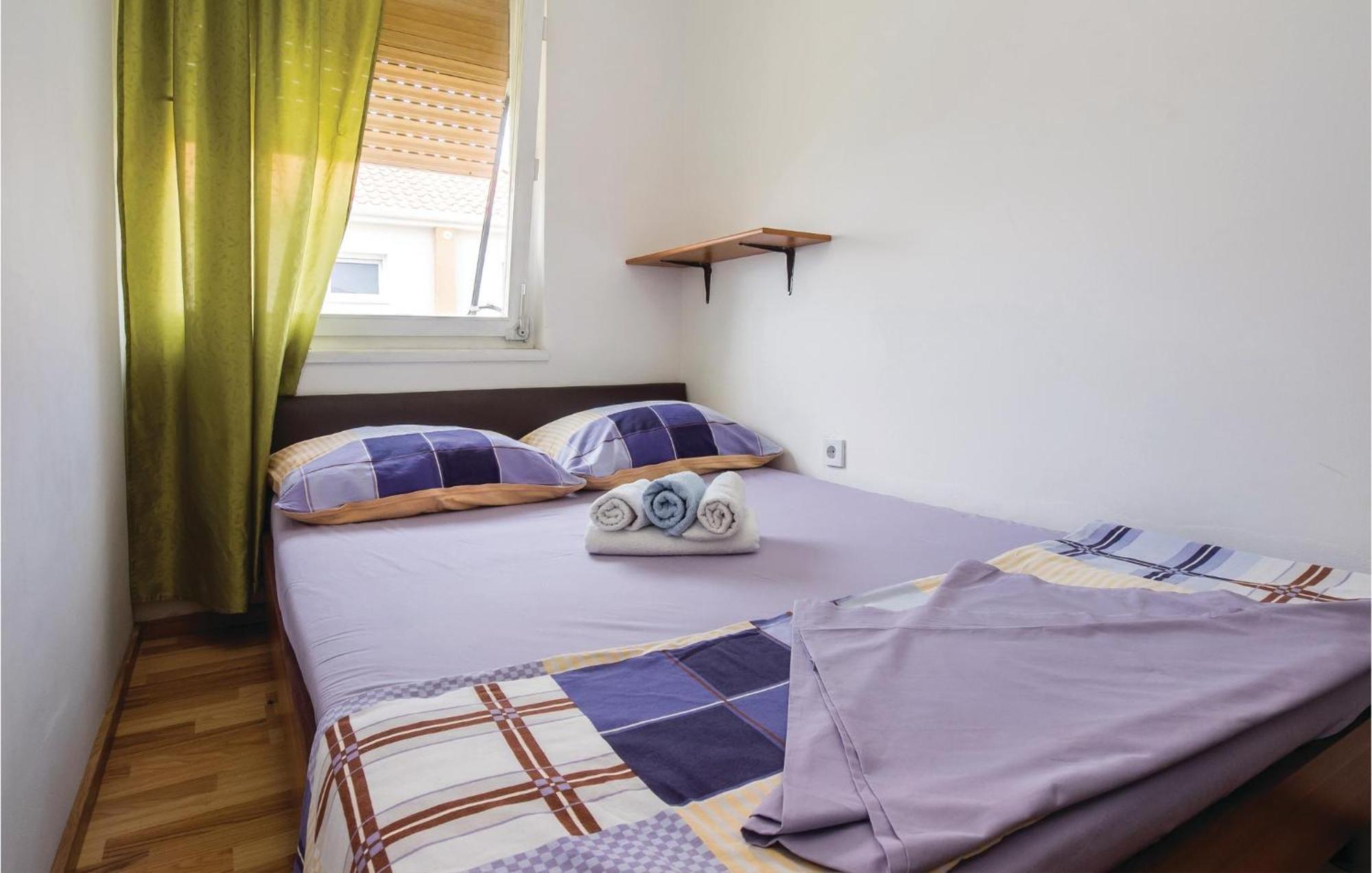 Nice Apartment In Split With Kitchen Exterior foto